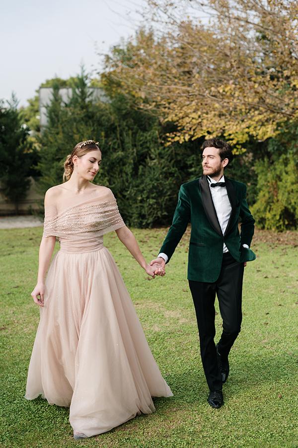 Weddings 1 romantic chic styled shoot white blooms impressive emerald hues 18
